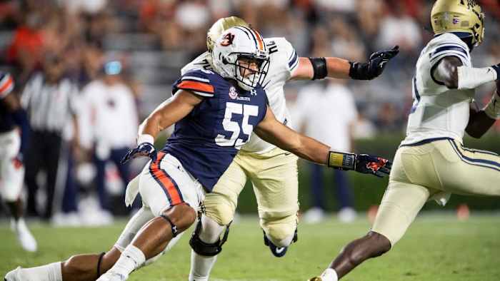 Auburn defensive end Eku Leota